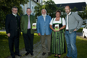 2010 Präsentation Mundartwörterbuch "Insa Schatztruchn" in der Dechantshoftenne Altenmarkt; im Bild: u.a. Peter und Waltraud Listberger