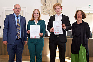 Preisverleihung Junge Landesforschung 2022; im Bild (v.l.n.r.): Oskar Dohle, Katharina Hörl, Stefan Repetschnigg und Andrea Dillinger