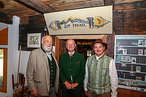 2018 Eröffnung der „Sepp Forcher Stube“ im FIS Landesskimuseum Werfenweng, im Bild: Sepp Forcher, Hans Müller und Siegfried Tscholl ©David Tscholl