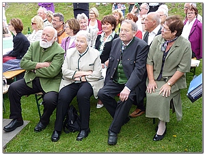 2012 zum 25-Jahr-Jubiläum im Museum zum Pulvermacher in Elsbethen mit einem kleinen Festakt mit Sepp Forcher als Ehrengast; im Bild: Sepp und Helli Forcher, Sepp und Franziska Scheibl