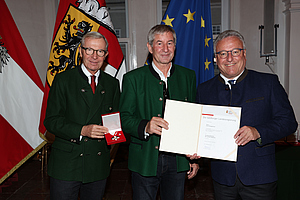 Erwin Burgsteiner (Museum Bramberg) wurde mit dem Verdienstzeichen des Landes ausgezeichnet